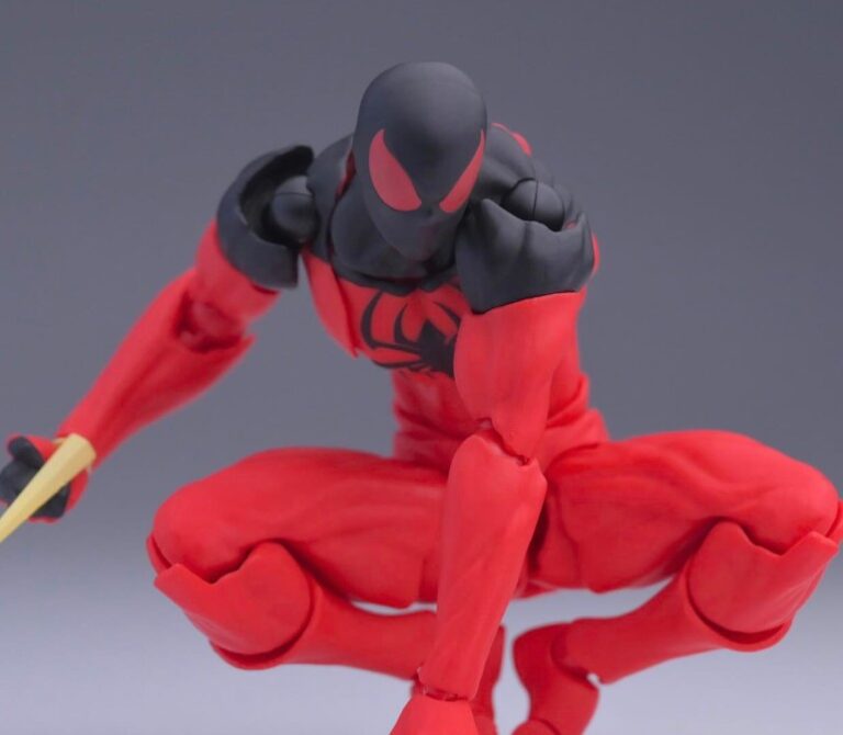 scarlet neighbor kaine scarlet spider crouched