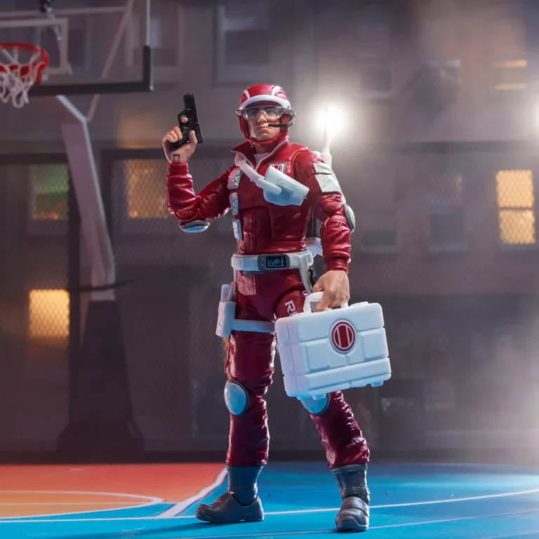 gi joe classified lifeline holding case and pistol